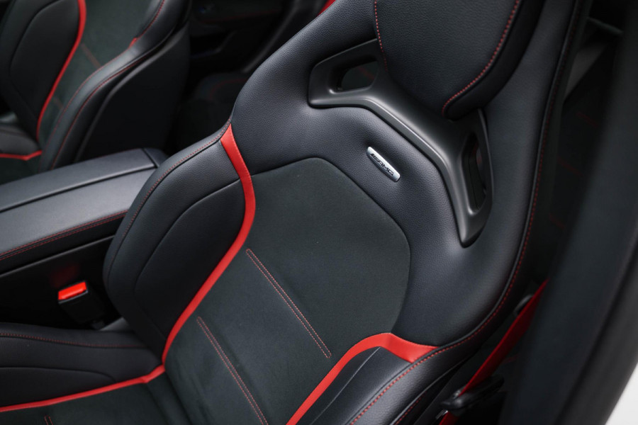 Mercedes-Benz A-Klasse AMG 35 4MATIC |Bomvoll!|Pano|Kuipstoelen|360Camera|HUD|Memory|ACC|Dodehoek|