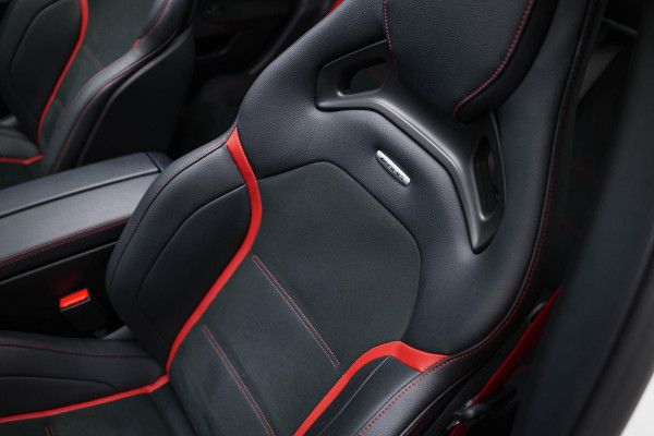 Mercedes-Benz A-Klasse AMG 35 4MATIC |Bomvoll!|Pano|Kuipstoelen|360Camera|HUD|Memory|ACC|Dodehoek|