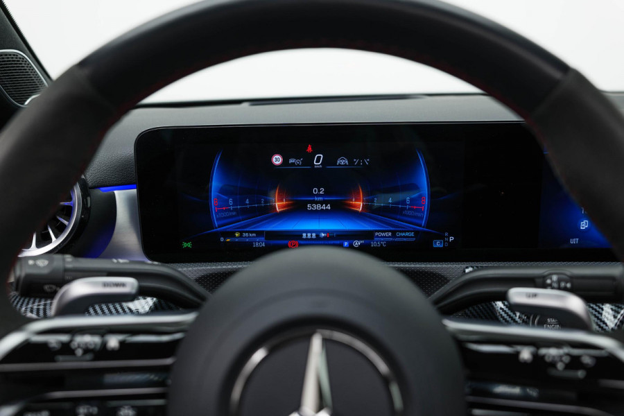 Mercedes-Benz A-Klasse AMG 35 4MATIC |Bomvoll!|Pano|Kuipstoelen|360Camera|HUD|Memory|ACC|Dodehoek|