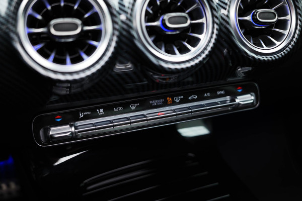 Mercedes-Benz A-Klasse AMG 35 4MATIC |Bomvoll!|Pano|Kuipstoelen|360Camera|HUD|Memory|ACC|Dodehoek|