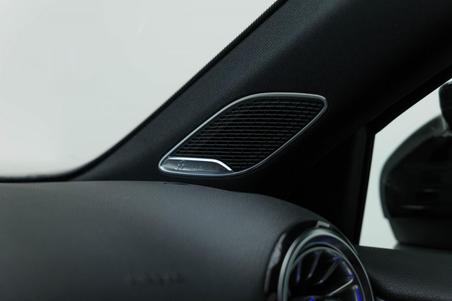 Mercedes-Benz A-Klasse AMG 35 4MATIC |Bomvoll!|Pano|Kuipstoelen|360Camera|HUD|Memory|ACC|Dodehoek|