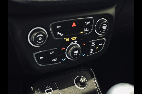 Jeep Compass 1.4 MultiAir Night Eagle | CarPlay | 1e Eig. | Camera
