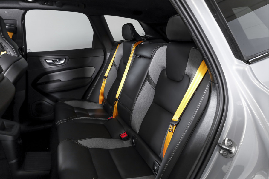 Volvo XC60 T8 Plug-in-hybrid AWD Polestar Engineered - Facelift MY26 | S/K-Panodak | Elek. Trekhaak | Harman/Kardon | 360 Camera | Dig.Cockpit | Adapt.Cruise | Stoel+-Stuurverw. | Elek. stoelen | NAV+App.Connect | ECC | LM 21" | 9215