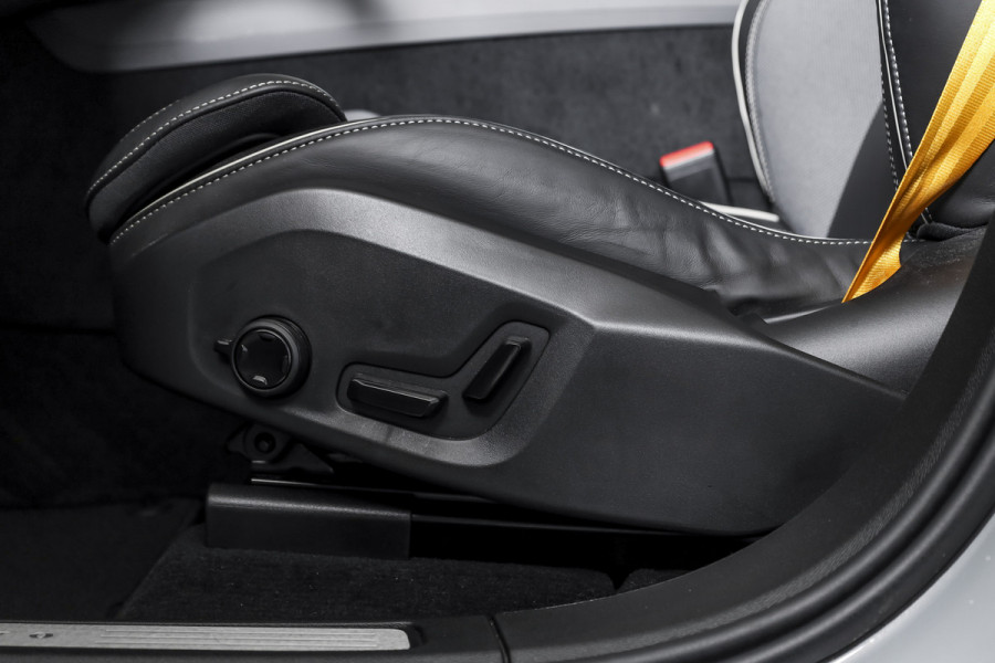 Volvo XC60 T8 Plug-in-hybrid AWD Polestar Engineered - Facelift MY26 | S/K-Panodak | Elek. Trekhaak | Harman/Kardon | 360 Camera | Dig.Cockpit | Adapt.Cruise | Stoel+-Stuurverw. | Elek. stoelen | NAV+App.Connect | ECC | LM 21" | 9215