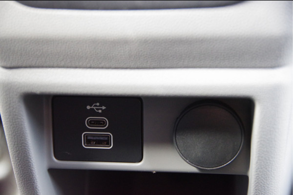 Ford Transit Custom 300 2.0 TDCI L2 Limited DC-5P, LED, KEYLESS, STOELVERWARMING, VOORRUIT VERWARMING, CAMERA, NAVI, CRUISE, LEDER MF STUUR, DUBBEL