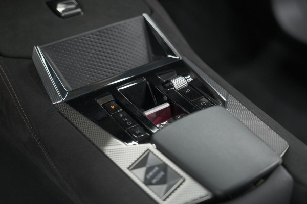 DS DS 4 PureTech 130 EAT8 Performance Line | Camera | Apple Carplay | Alcantara® bekleding | Parkeersensensoren