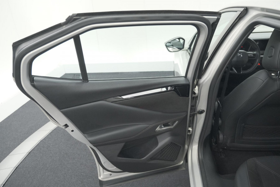 DS DS 4 PureTech 130 EAT8 Performance Line | Camera | Apple Carplay | Alcantara® bekleding | Parkeersensensoren
