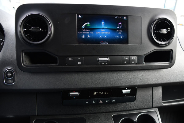 Mercedes-Benz Sprinter 317 1.9 CDI L2H2 RWD AMG Black Edition Camera, Cruise, Carplay, LED, 170pk, Multimedia, Automaat, Trekhaak, 3 Zits, Uniek!