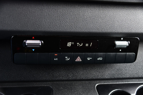 Mercedes-Benz Sprinter 317 1.9 CDI L2H2 RWD AMG Black Edition Camera, Cruise, Carplay, LED, 170pk, Multimedia, Automaat, Trekhaak, 3 Zits, Uniek!