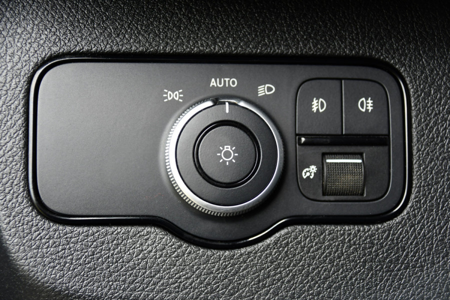 Mercedes-Benz Sprinter 317 1.9 CDI L2H2 RWD AMG Black Edition Camera, Cruise, Carplay, LED, 170pk, Multimedia, Automaat, Trekhaak, 3 Zits, Uniek!