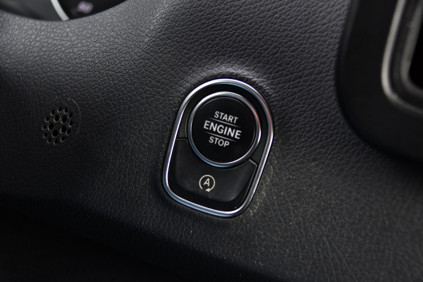 Mercedes-Benz Sprinter 317 1.9 CDI L2H2 RWD AMG Black Edition Camera, Cruise, Carplay, LED, 170pk, Multimedia, Automaat, Trekhaak, 3 Zits, Uniek!