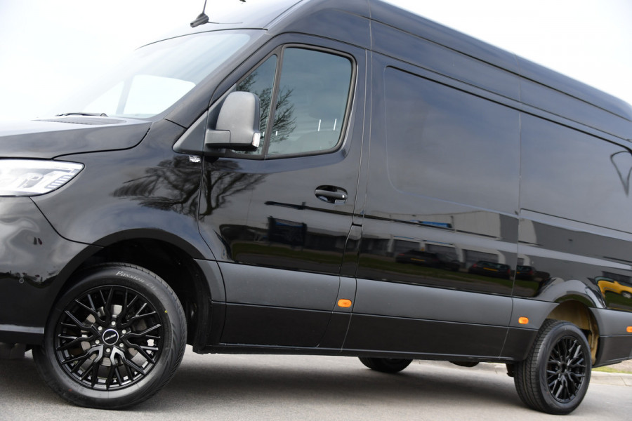 Mercedes-Benz Sprinter 317 1.9 CDI L2H2 RWD AMG Black Edition Camera, Cruise, Carplay, LED, 170pk, Multimedia, Automaat, Trekhaak, 3 Zits, Uniek!