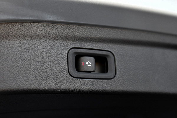 Mercedes-Benz GLE 400 e 4MATIC AMG. Pano, Koeling, Distronic+, Memory, HUD, 360 3D, Burm, Luchtv, Leder, Trekhaak, Keyless!