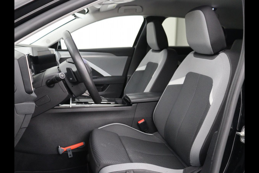 Opel Astra 1.6 Hybrid Business Edition | SOH 96% | Adaptive cruise | Navigatie | Camera | Full LED | Stuurverwarming | Carplay | PHEV | Plug In