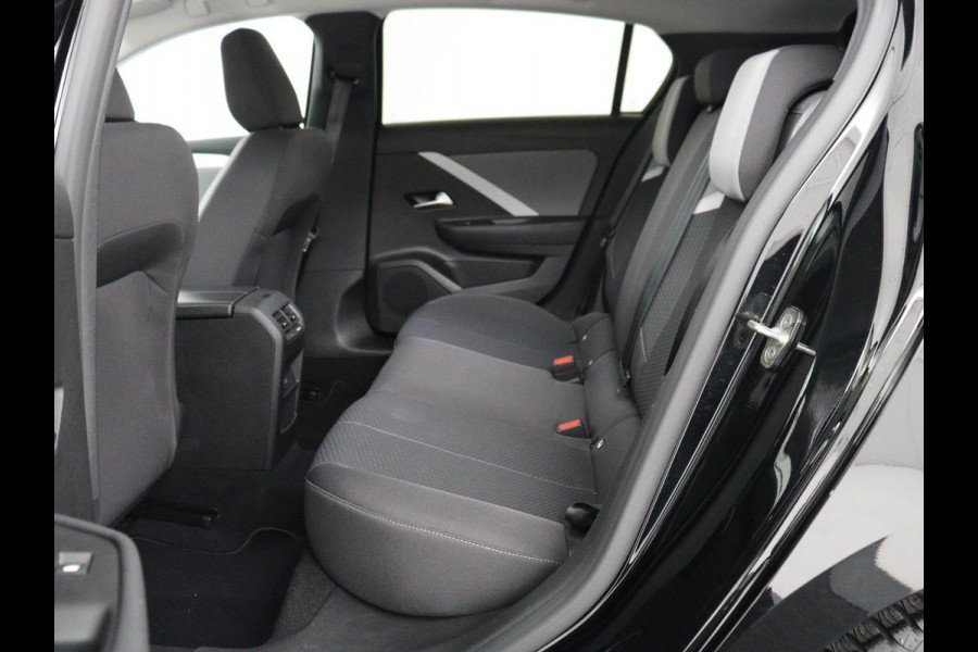 Opel Astra 1.6 Hybrid Business Edition | SOH 96% | Adaptive cruise | Navigatie | Camera | Full LED | Stuurverwarming | Carplay | PHEV | Plug In