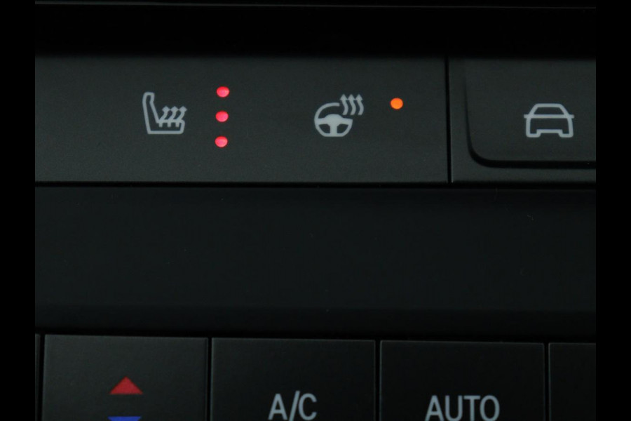 Opel Astra 1.6 Hybrid Business Edition | SOH 96% | Adaptive cruise | Navigatie | Camera | Full LED | Stuurverwarming | Carplay | PHEV | Plug In