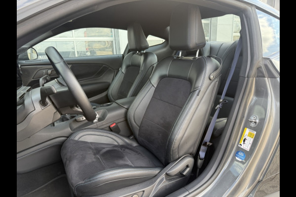 Ford Mustang Fastback 5.0 V8 Dark Horse