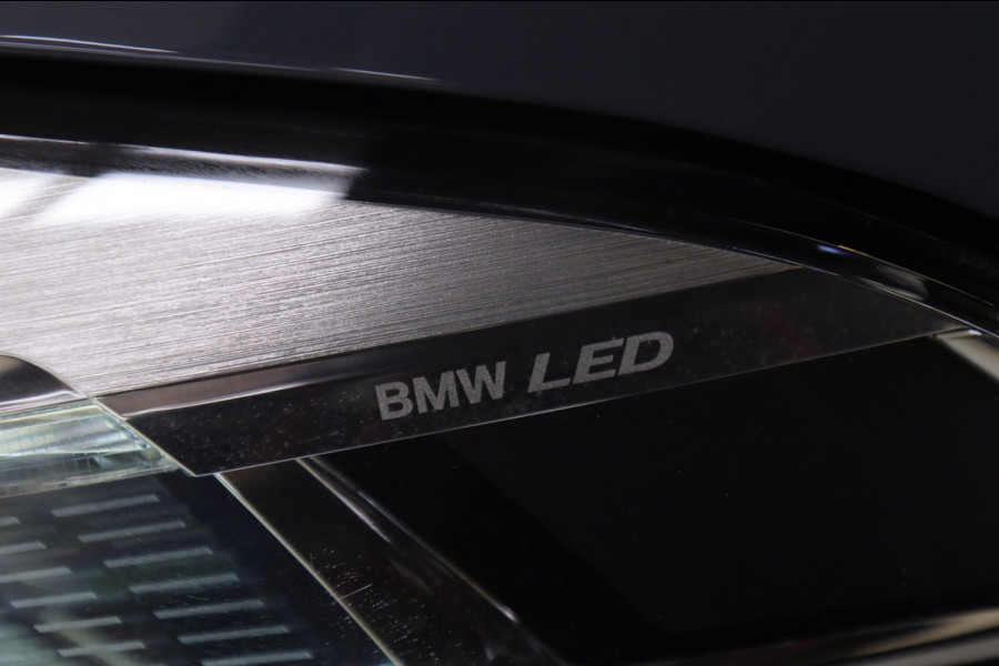 BMW 1-serie 118i Executive Edition NAP/CARPLAY/CAM/LANEASSIST/NAVI/VOL