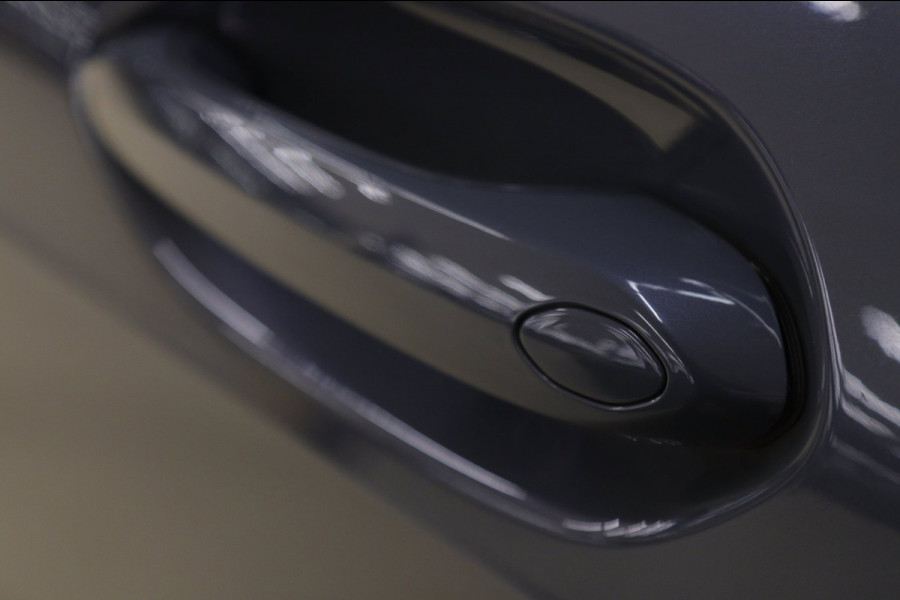 BMW 1-serie 118i Executive Edition NAP/CARPLAY/CAM/LANEASSIST/NAVI/VOL