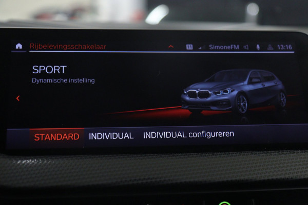 BMW 1-serie 118i Executive Edition NAP/CARPLAY/CAM/LANEASSIST/NAVI/VOL