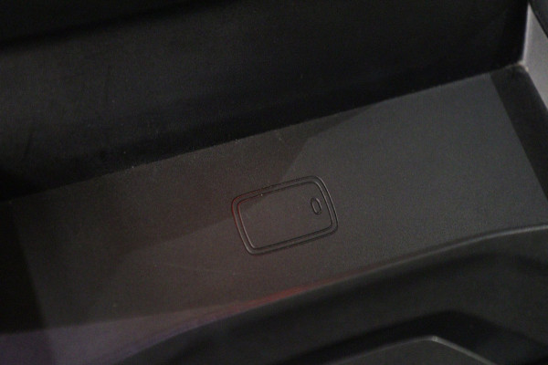 BMW 1-serie 118i Executive Edition NAP/CARPLAY/CAM/LANEASSIST/NAVI/VOL