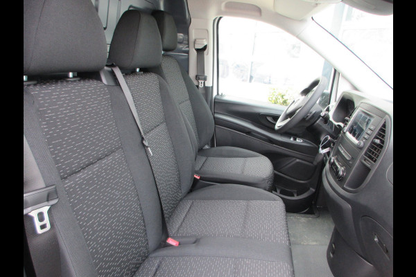 Mercedes-Benz Vito E vito 112 L2 66 kWh snelladen SoH 97,5 % camera 3-zits