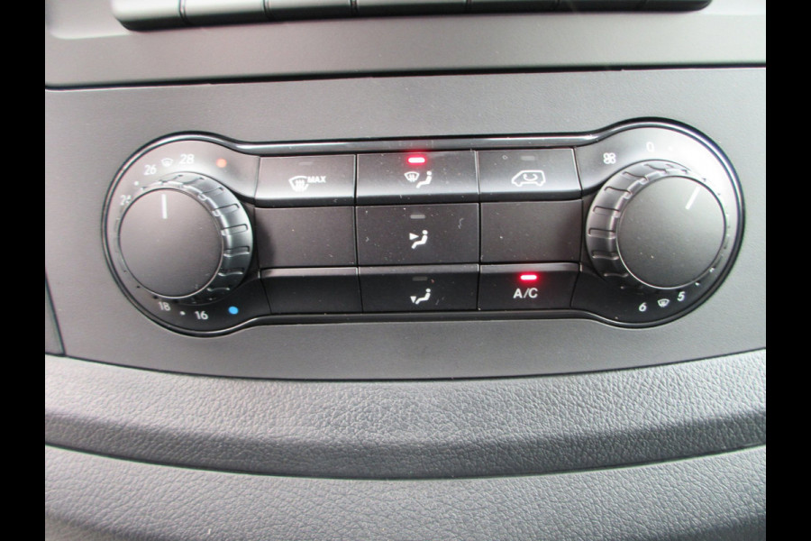 Mercedes-Benz Vito E vito 112 L2 66 kWh snelladen SoH 97,5 % camera 3-zits