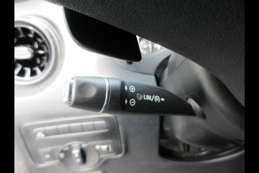 Mercedes-Benz Vito E vito 112 L2 66 kWh snelladen SoH 97,5 % camera 3-zits