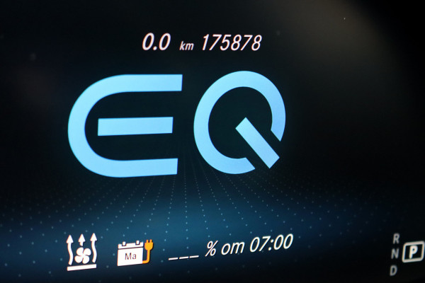 Mercedes-Benz C-Klasse Estate 300 e Business Solution AMG | Luchtvering | Panoramadak | Burmester | Memory | Camera | Spoorpakket | Dodehoekassistent | Multibeam LED | Sfeerverlichting |