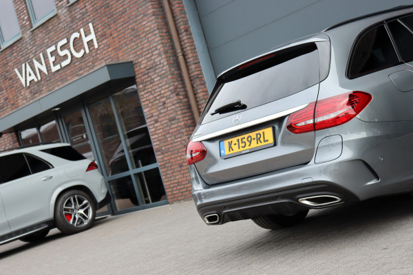 Mercedes-Benz C-Klasse Estate 300 e Business Solution AMG | Luchtvering | Panoramadak | Burmester | Memory | Camera | Spoorpakket | Dodehoekassistent | Multibeam LED | Sfeerverlichting |
