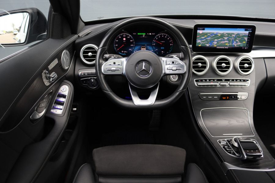 Mercedes-Benz C-Klasse Estate 300 e Business Solution AMG | Luchtvering | Panoramadak | Burmester | Memory | Camera | Spoorpakket | Dodehoekassistent | Multibeam LED | Sfeerverlichting |