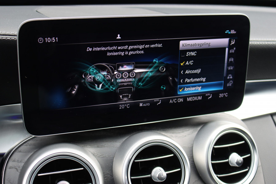 Mercedes-Benz C-Klasse Estate 300 e Business Solution AMG | Luchtvering | Panoramadak | Burmester | Memory | Camera | Spoorpakket | Dodehoekassistent | Multibeam LED | Sfeerverlichting |