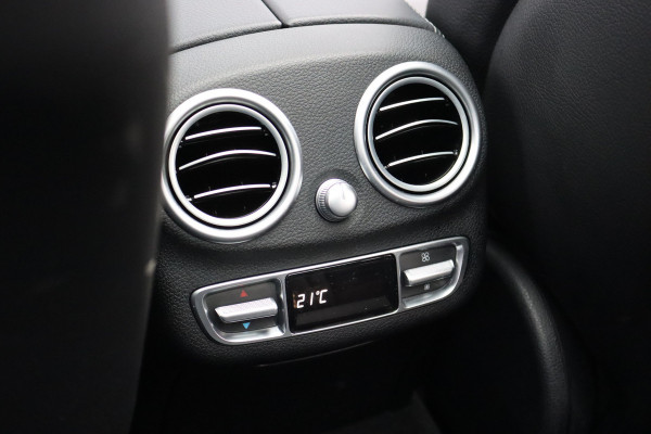 Mercedes-Benz C-Klasse Estate 300 e Business Solution AMG | Luchtvering | Panoramadak | Burmester | Memory | Camera | Spoorpakket | Dodehoekassistent | Multibeam LED | Sfeerverlichting |