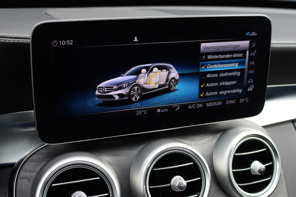 Mercedes-Benz C-Klasse Estate 300 e Business Solution AMG | Luchtvering | Panoramadak | Burmester | Memory | Camera | Spoorpakket | Dodehoekassistent | Multibeam LED | Sfeerverlichting |