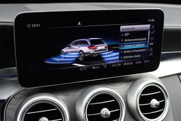 Mercedes-Benz C-Klasse Estate 300 e Business Solution AMG | Luchtvering | Panoramadak | Burmester | Memory | Camera | Spoorpakket | Dodehoekassistent | Multibeam LED | Sfeerverlichting |