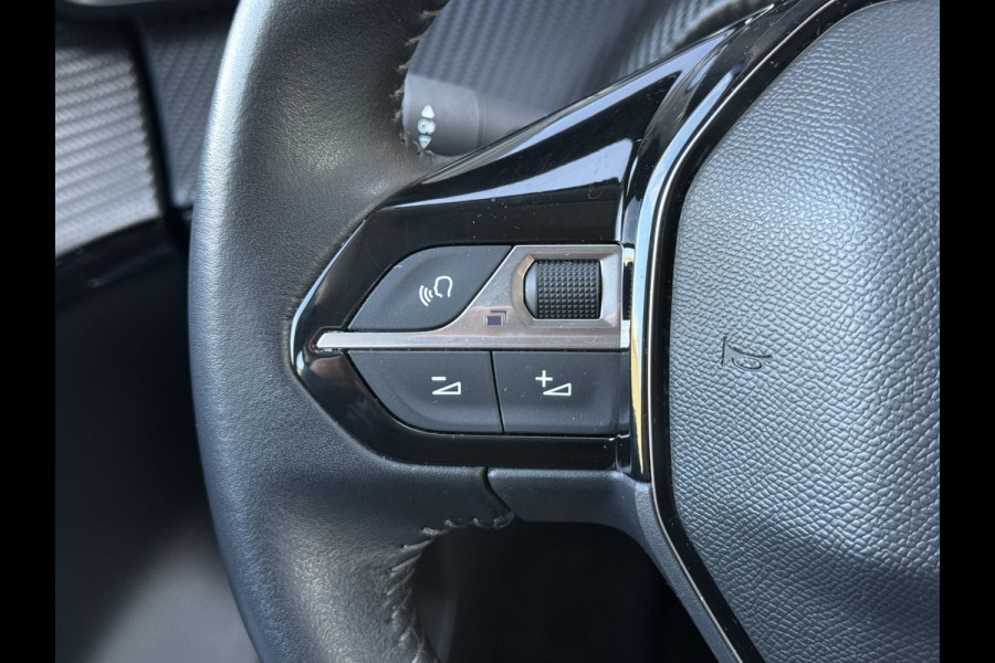 Peugeot 208 1.2 PureTech Blue Lease Allure | Trekhaak | CarPlay | Camera | 16 inch