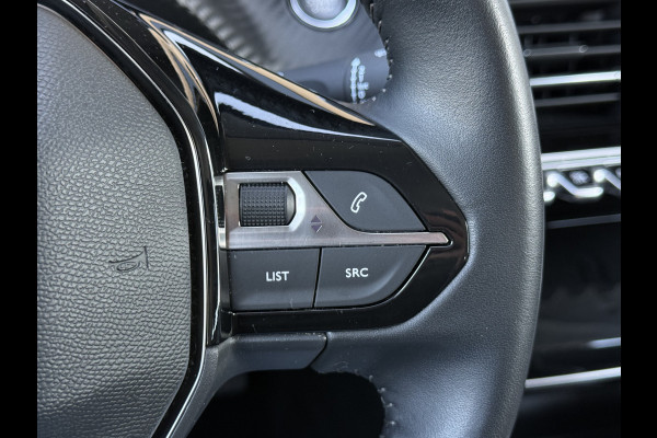 Peugeot 208 1.2 PureTech Blue Lease Allure | Trekhaak | CarPlay | Camera | 16 inch