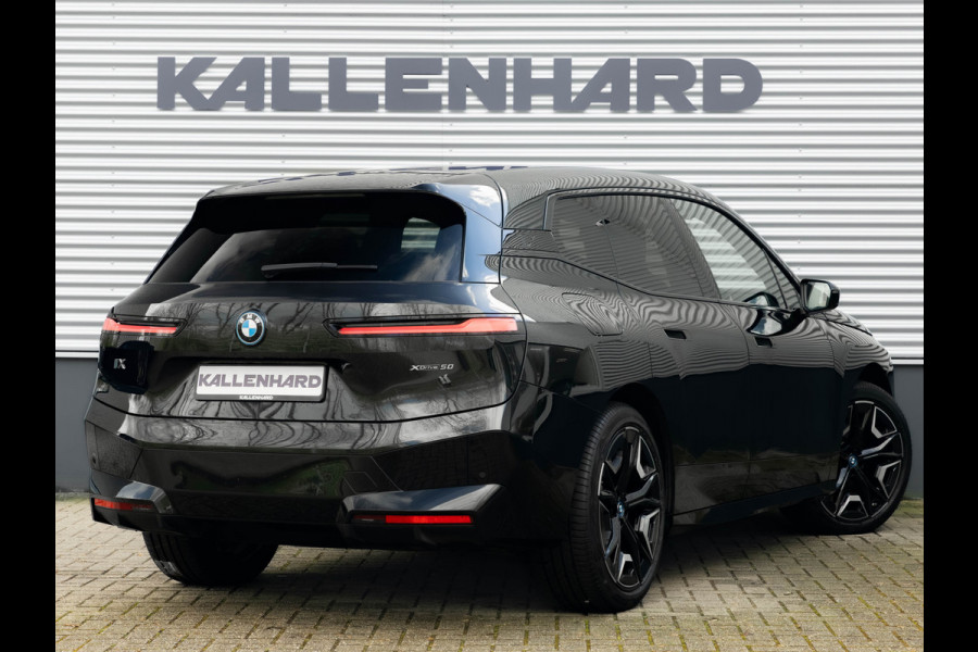 BMW iX xDrive50 - Luchtvering - Active Steering - Pano - Trekhaak