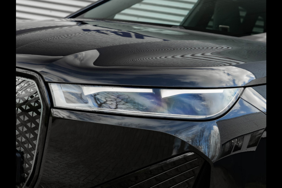 BMW iX xDrive50 - Luchtvering - Active Steering - Pano - Trekhaak