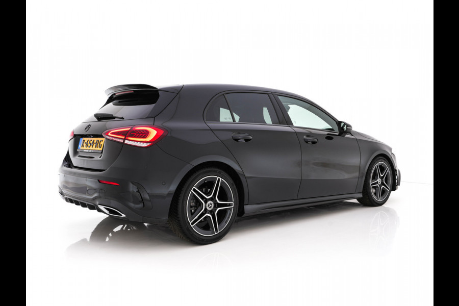 Mercedes-Benz A-Klasse 160 AMG-Sportpack Business-Solution (INCL-BTW) *WIDESCREEN-DIGI-COCKPIT | FULL-LED | LEATHER-MICROFIBRE | CAMERA | DYNAMIC-SELECT | CRUISE | HEATED-SPORTSEATS | PRIVACY-GLASS | DAB | AMBIENT-LIGHT | 18"ALU*
