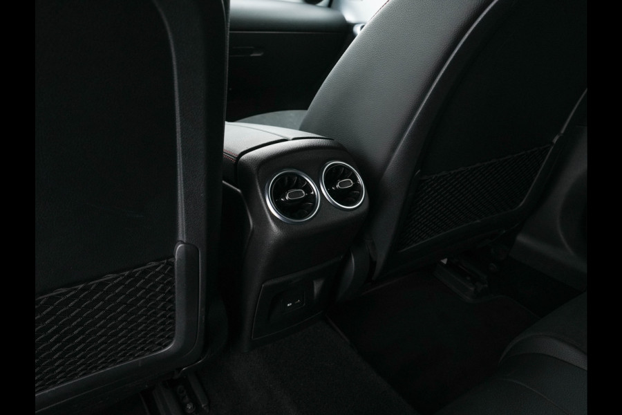 Mercedes-Benz A-Klasse 160 AMG-Sportpack Business-Solution (INCL-BTW) *WIDESCREEN-DIGI-COCKPIT | FULL-LED | LEATHER-MICROFIBRE | CAMERA | DYNAMIC-SELECT | CRUISE | HEATED-SPORTSEATS | PRIVACY-GLASS | DAB | AMBIENT-LIGHT | 18"ALU*