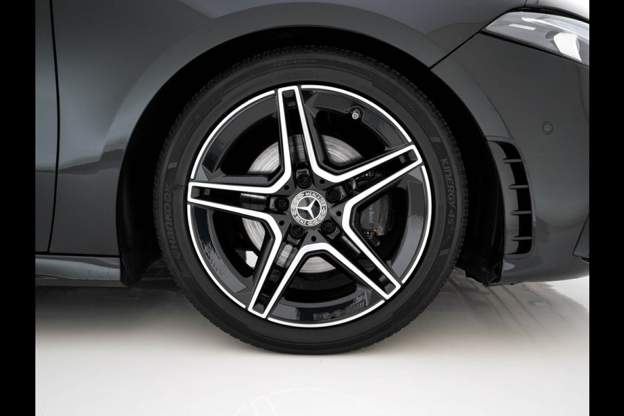 Mercedes-Benz A-Klasse 160 AMG-Sportpack Business-Solution (INCL-BTW) *WIDESCREEN-DIGI-COCKPIT | FULL-LED | LEATHER-MICROFIBRE | CAMERA | DYNAMIC-SELECT | CRUISE | HEATED-SPORTSEATS | PRIVACY-GLASS | DAB | AMBIENT-LIGHT | 18"ALU*