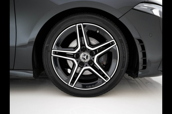 Mercedes-Benz A-Klasse 160 AMG-Sportpack Business-Solution (INCL-BTW) *WIDESCREEN-DIGI-COCKPIT | FULL-LED | LEATHER-MICROFIBRE | CAMERA | DYNAMIC-SELECT | CRUISE | HEATED-SPORTSEATS | PRIVACY-GLASS | DAB | AMBIENT-LIGHT | 18"ALU*