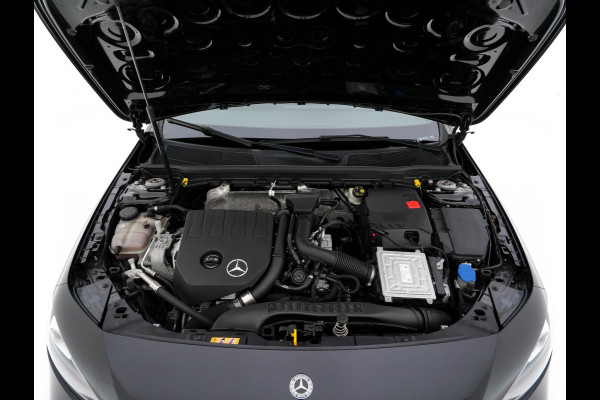 Mercedes-Benz A-Klasse 160 AMG-Sportpack Business-Solution (INCL-BTW) *WIDESCREEN-DIGI-COCKPIT | FULL-LED | LEATHER-MICROFIBRE | CAMERA | DYNAMIC-SELECT | CRUISE | HEATED-SPORTSEATS | PRIVACY-GLASS | DAB | AMBIENT-LIGHT | 18"ALU*