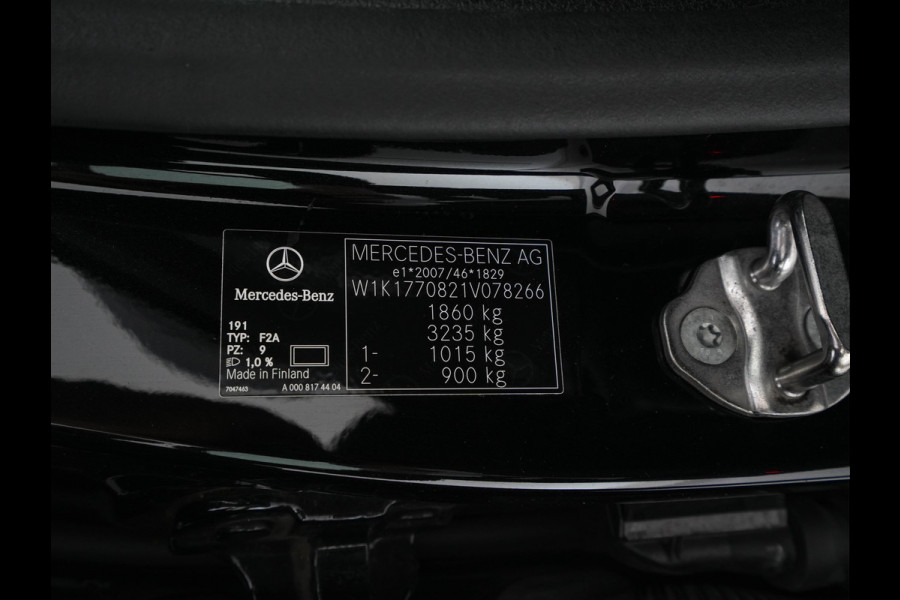 Mercedes-Benz A-Klasse 160 AMG-Sportpack Business-Solution (INCL-BTW) *WIDESCREEN-DIGI-COCKPIT | FULL-LED | LEATHER-MICROFIBRE | CAMERA | DYNAMIC-SELECT | CRUISE | HEATED-SPORTSEATS | PRIVACY-GLASS | DAB | AMBIENT-LIGHT | 18"ALU*