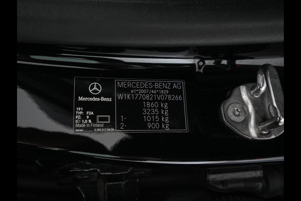 Mercedes-Benz A-Klasse 160 AMG-Sportpack Business-Solution (INCL-BTW) *WIDESCREEN-DIGI-COCKPIT | FULL-LED | LEATHER-MICROFIBRE | CAMERA | DYNAMIC-SELECT | CRUISE | HEATED-SPORTSEATS | PRIVACY-GLASS | DAB | AMBIENT-LIGHT | 18"ALU*