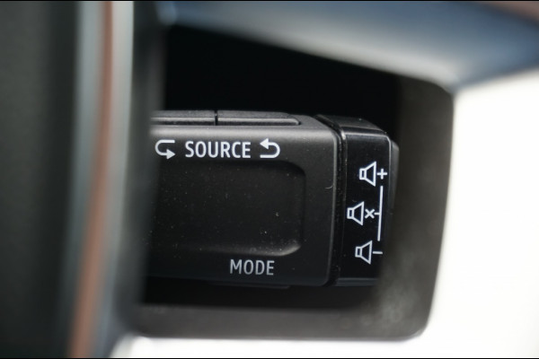 Renault Captur 130PK Intens NAVI | AUTOMAAT | TREKHAAK | STOELVERWARMING