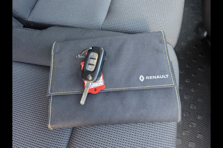 Renault Trafic 2.0 dCi 120Pk /88kw L2 Airco Parkeersensor Trekhaak Business