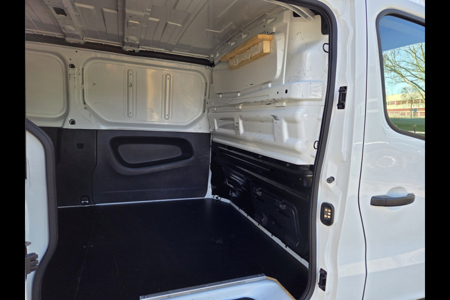 Renault Trafic 2.0 dCi 120Pk /88kw L2 Airco Parkeersensor Trekhaak Business