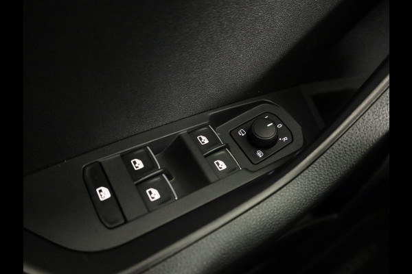 Škoda Karoq 1.0 TSI Business Edition 115 PK | Navigatie | Parkeercamera | Keyless entry |